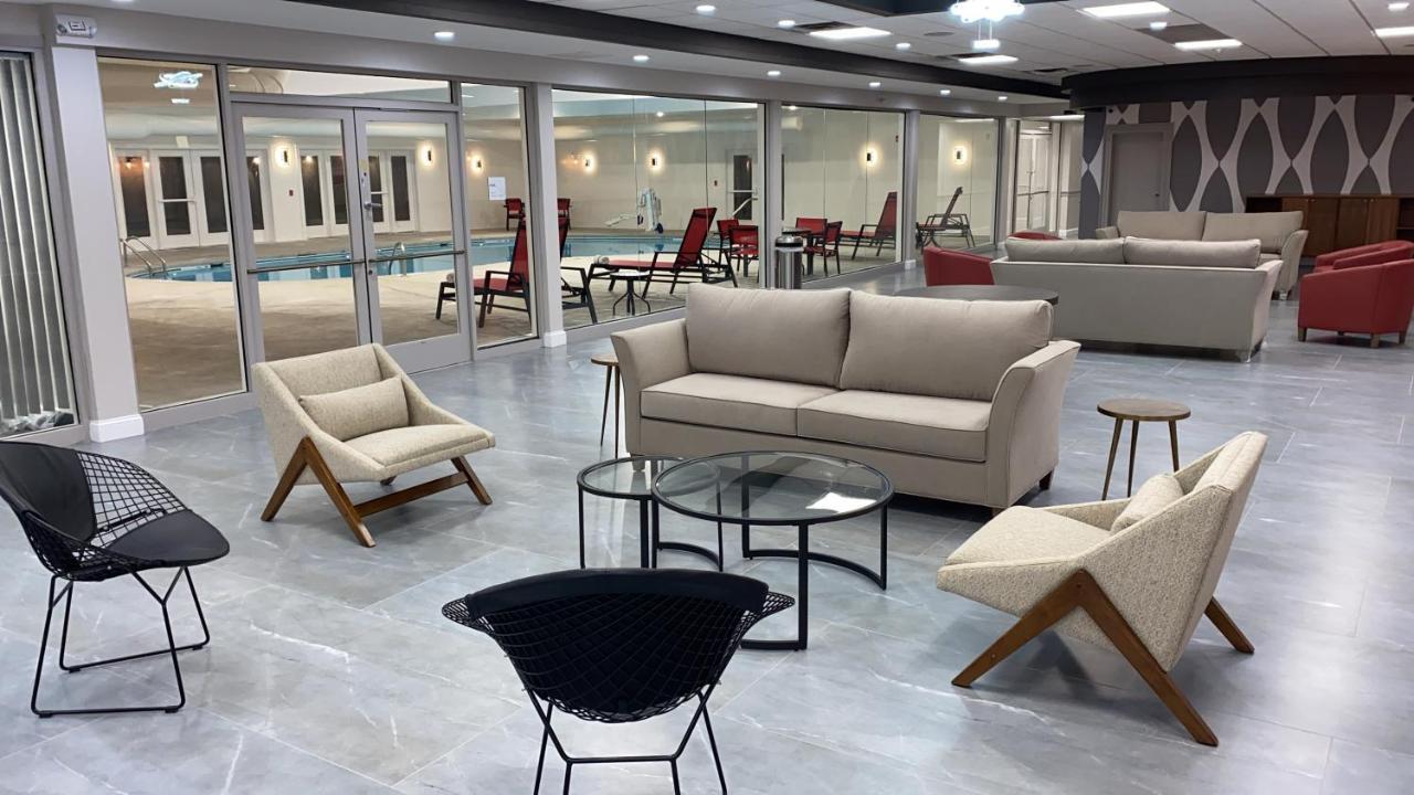 ホテル Ramada By Wyndham Hartford North - Bradley Airport ウィンザー・ロックス エクステリア 写真