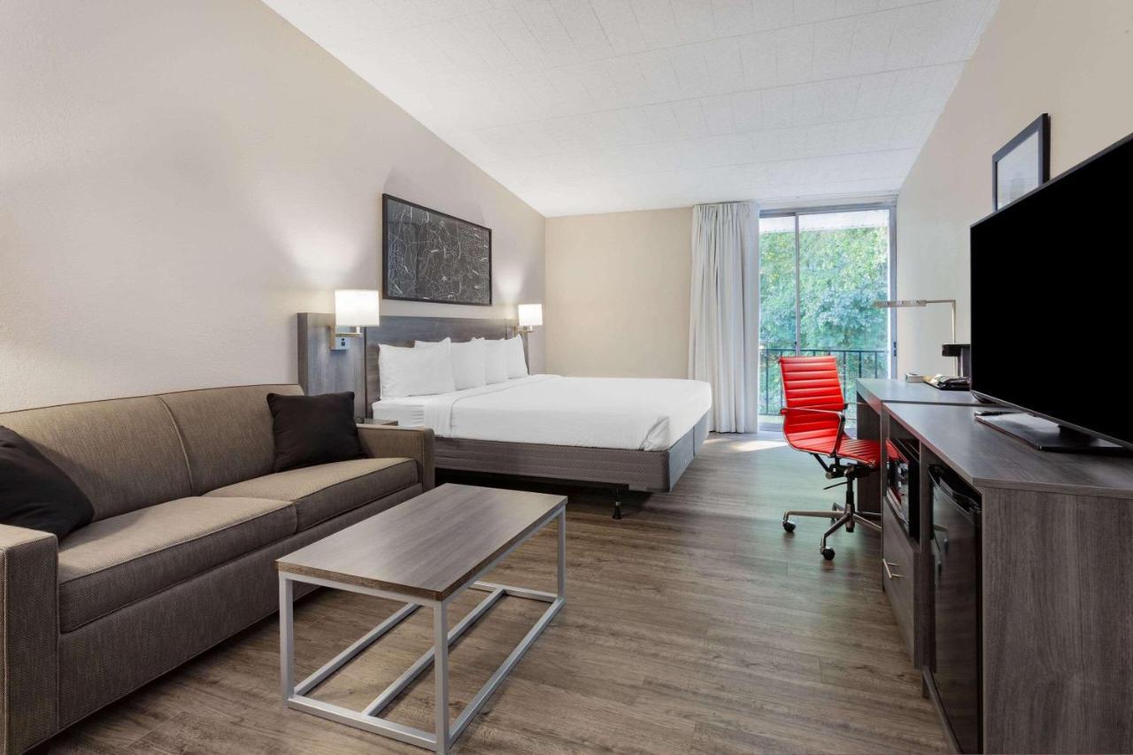 ホテル Ramada By Wyndham Hartford North - Bradley Airport ウィンザー・ロックス エクステリア 写真
