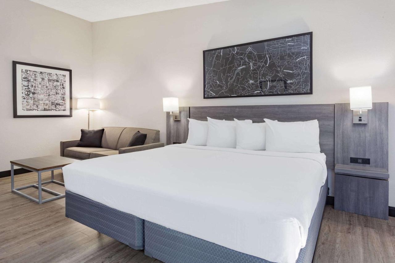ホテル Ramada By Wyndham Hartford North - Bradley Airport ウィンザー・ロックス エクステリア 写真