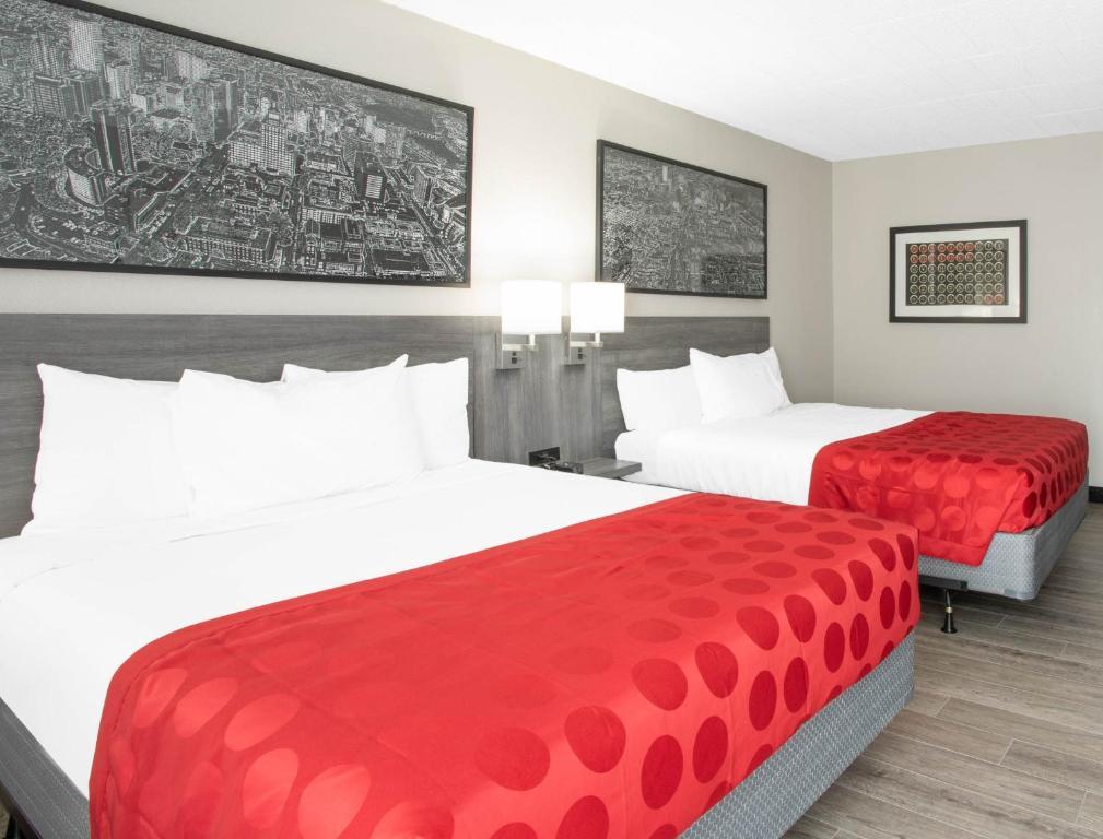 ホテル Ramada By Wyndham Hartford North - Bradley Airport ウィンザー・ロックス エクステリア 写真